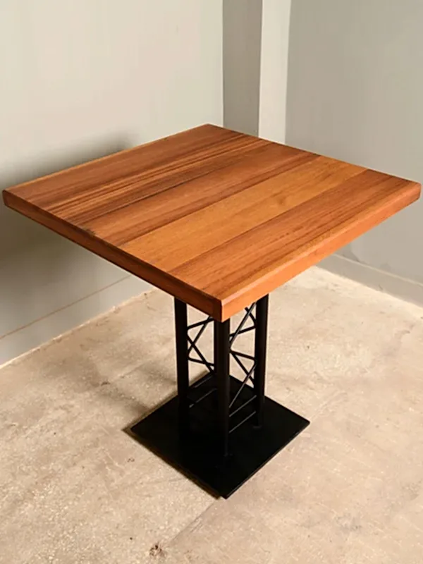 Iroko Cafe Masaları