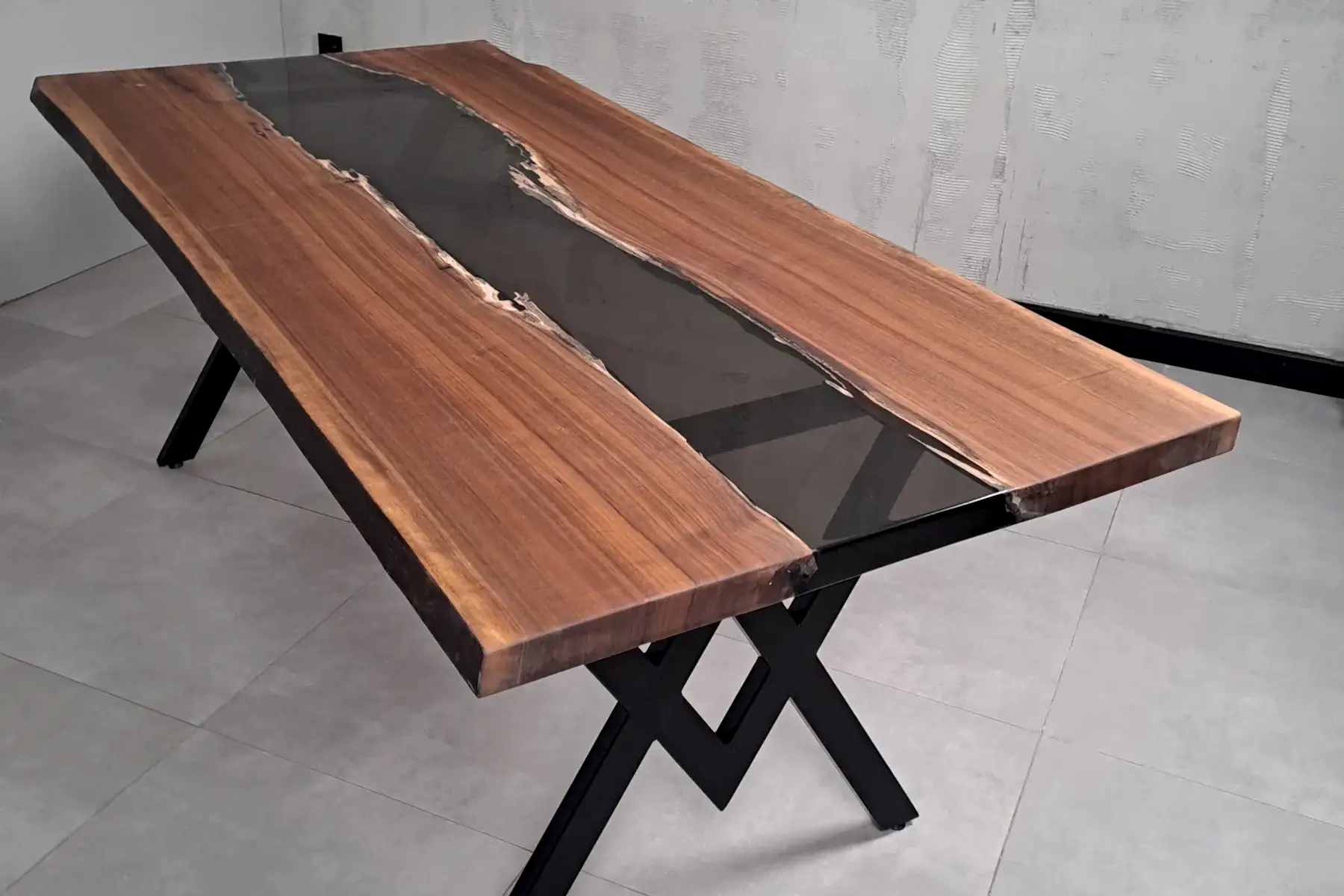 Abd Ceviz Doğal Kenarlı Epoksili Masa Transparan Siyah - Görsel 2