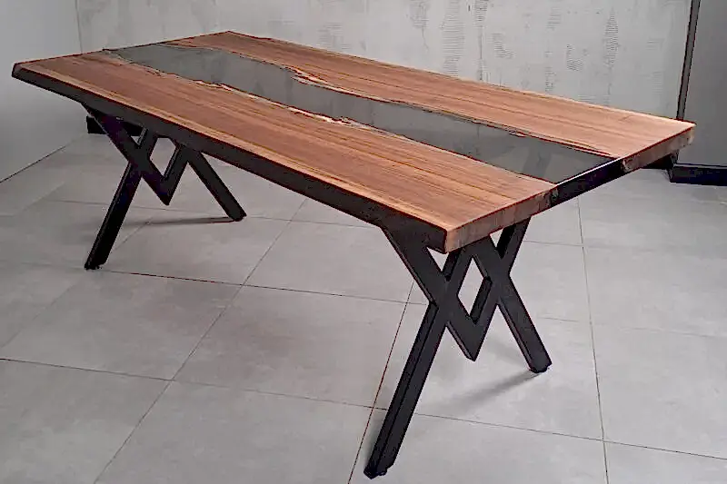 Abd Ceviz Doğal Kenarlı Epoksili Masa Transparan Siyah