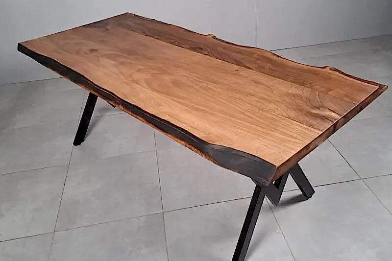 Avrupa Ceviz Doğal Kenarlı Masa