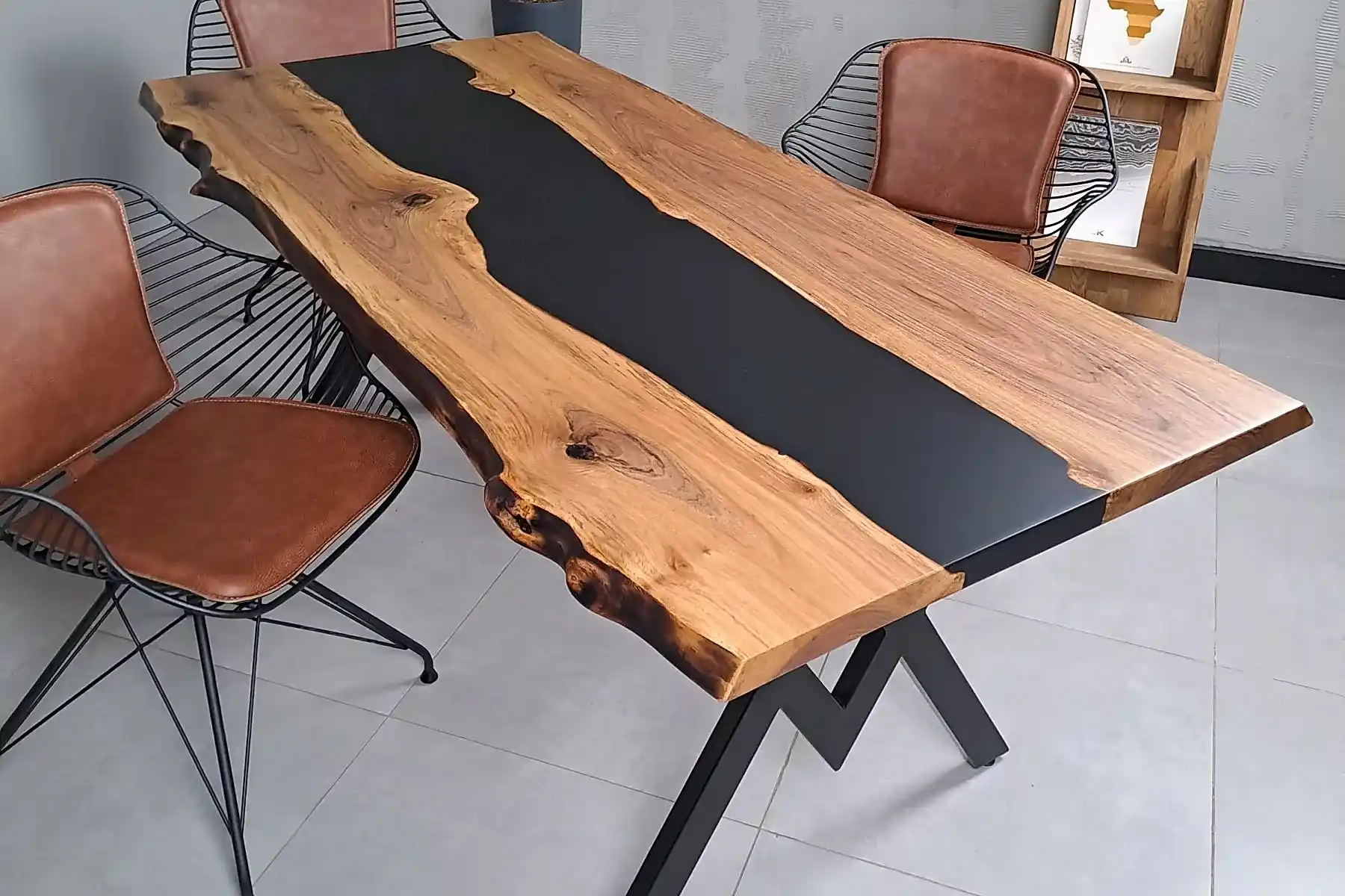 Ceviz Doğal Kenarlı Epoksili Masa Siyah Mat - Görsel 2