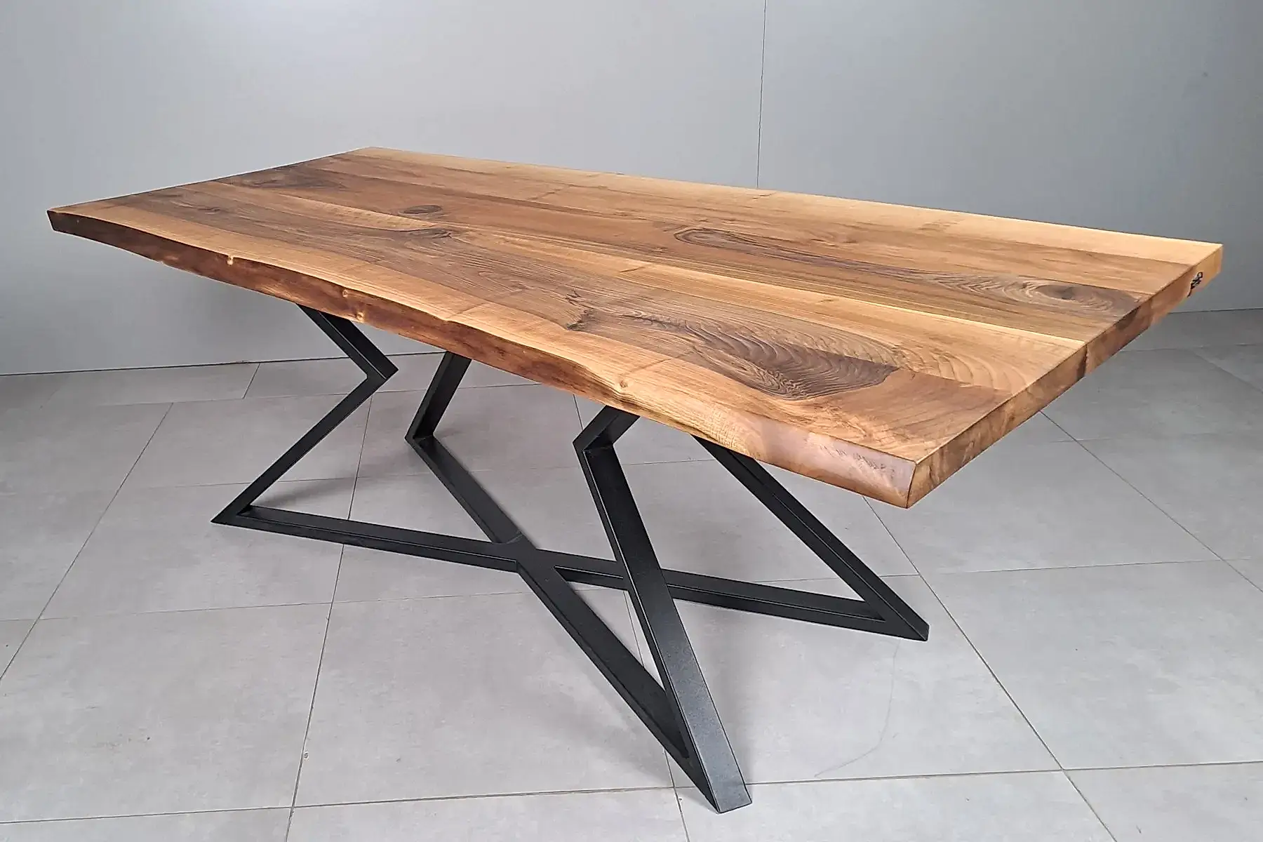 Ceviz Doğal Kenarlı Masa