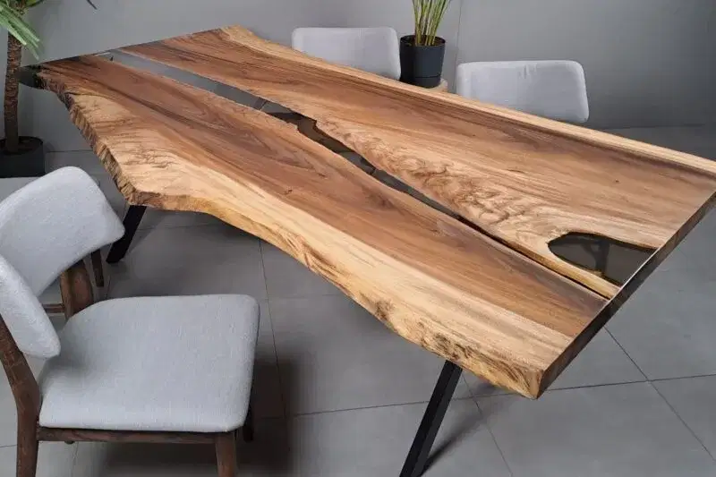 Hint Cevizi Doğal Kenarlı Yekpare Epoksili Masa