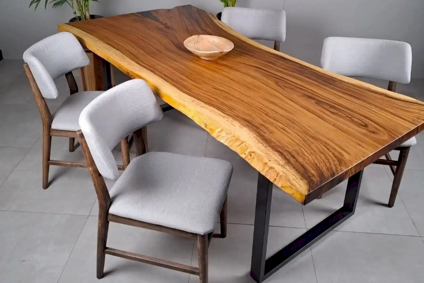 Hint Cevizi Doğal Kenarlı Yekpare Masa No1 - Görsel 3